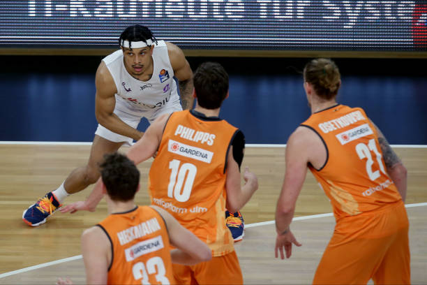 进攻手段而 进攻手段而