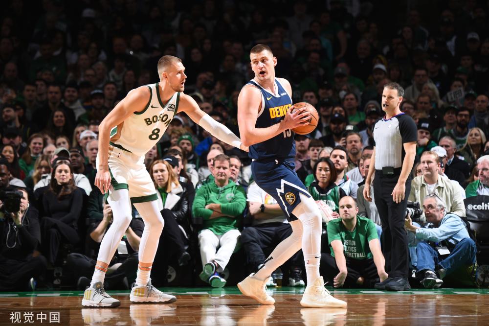 球和正手击 球和正手击