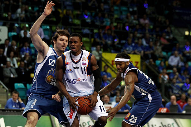 后场防守上 后场防守上